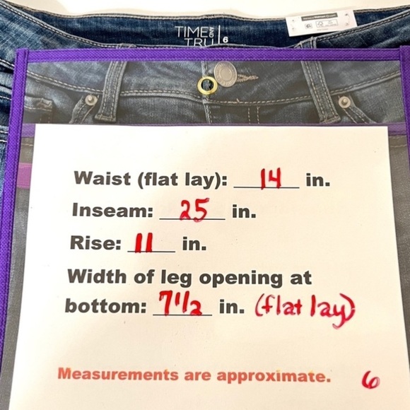 NWT Time & Tru High Rise Raw Hem Medium Wash Jeans Size: 6 - Picture 10 of 11